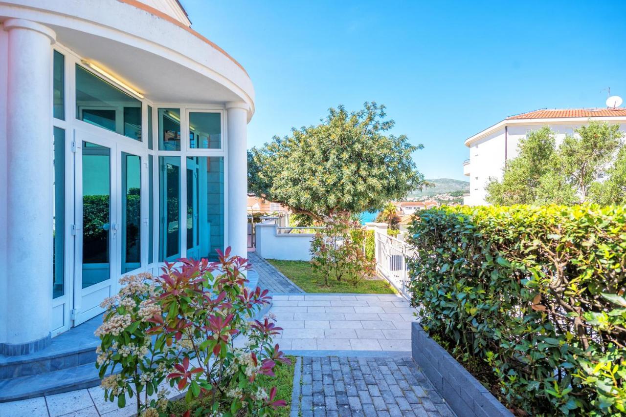 טרוגיר Villa Mihaela מראה חיצוני תמונה