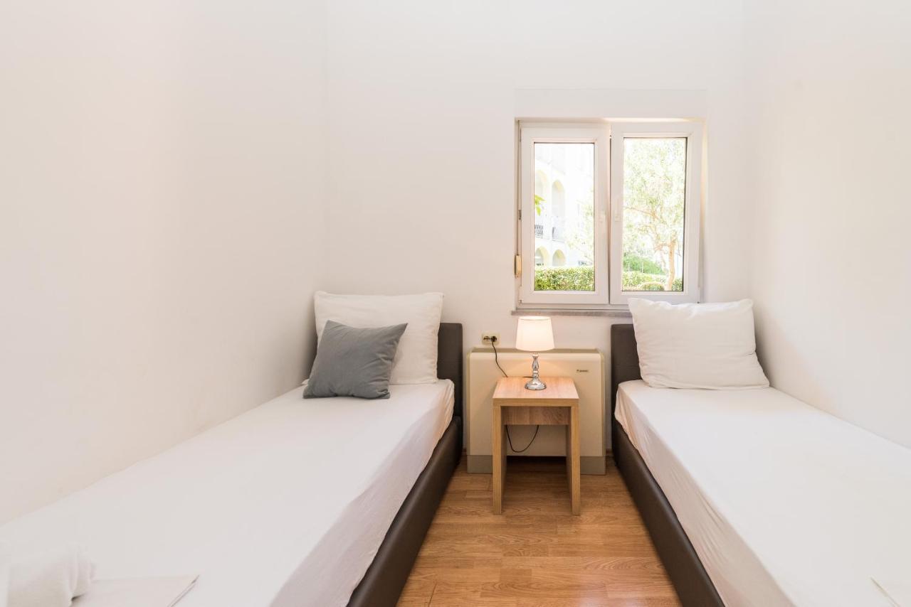 טרוגיר Villa Mihaela מראה חיצוני תמונה
