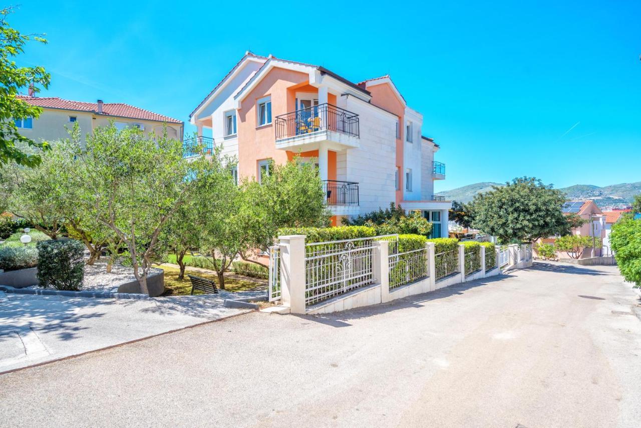 טרוגיר Villa Mihaela מראה חיצוני תמונה